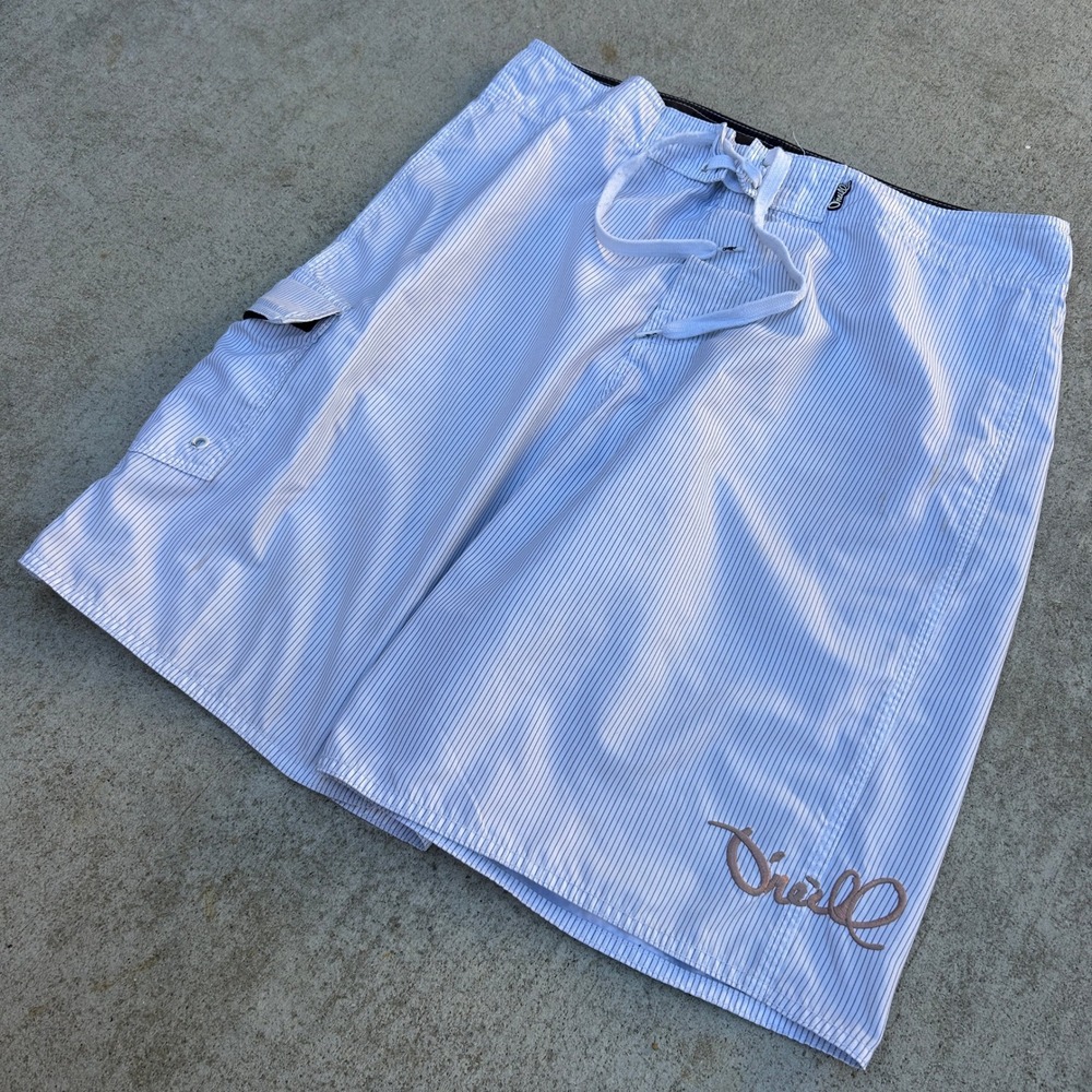Vintage O'Neill Board Shorts Mens 36 White Blue Pinstripe Y2K Surf Cargo Trunks